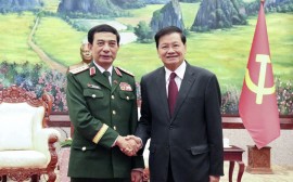 Việt Nam Tặng Pháo Hoa Và Xe Chỉ Huy Cho Lào Nhân Ngày Quốc Khánh