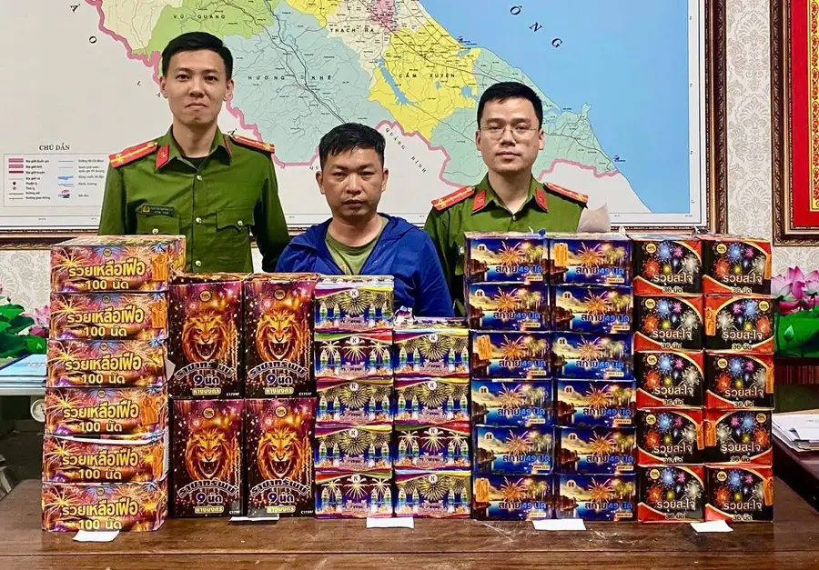 Đối tượng bị bắt giữ cùng tang vật