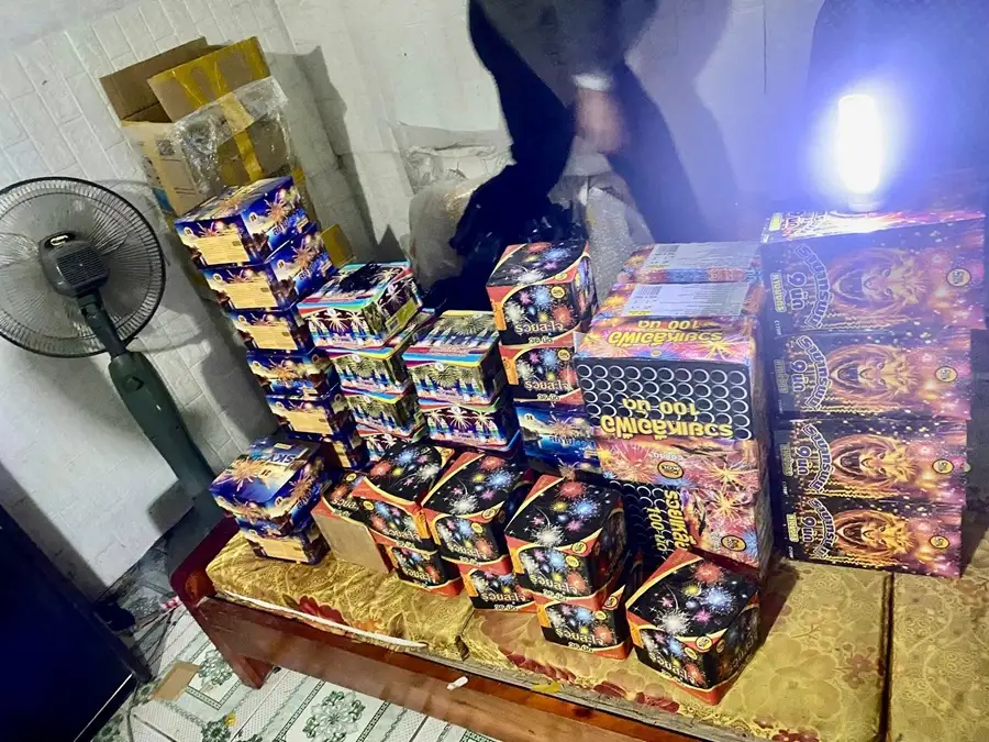 Tang vật pháo lậu 4