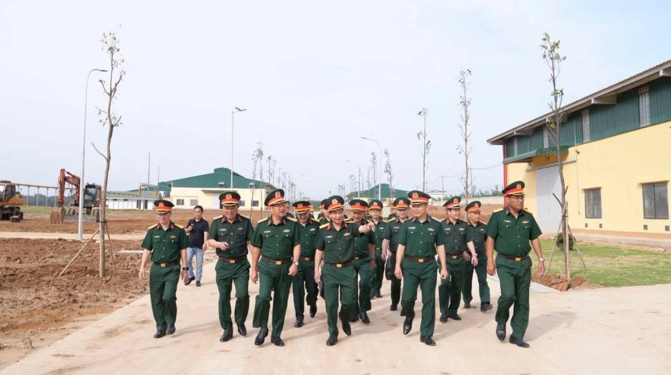 Kiểm tra dây chuyền sản xuất pháo hoa Z121